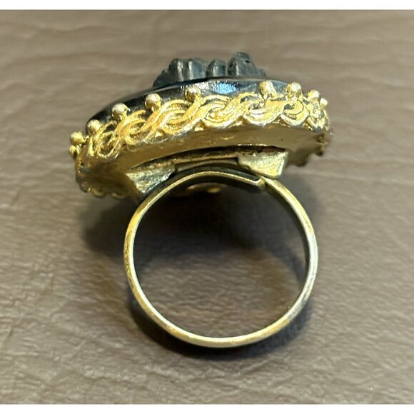Vintage Black Cameo 70s Gold Tone Large Cocktail Ring Adjustable - Picture 4 of 8